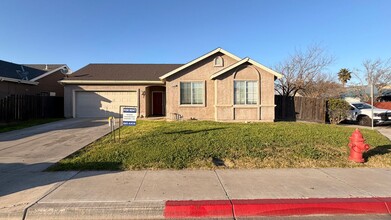 Building Photo - 2118 McIntyre St