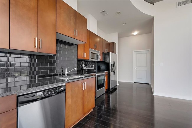 Building Photo - 360 Nueces St