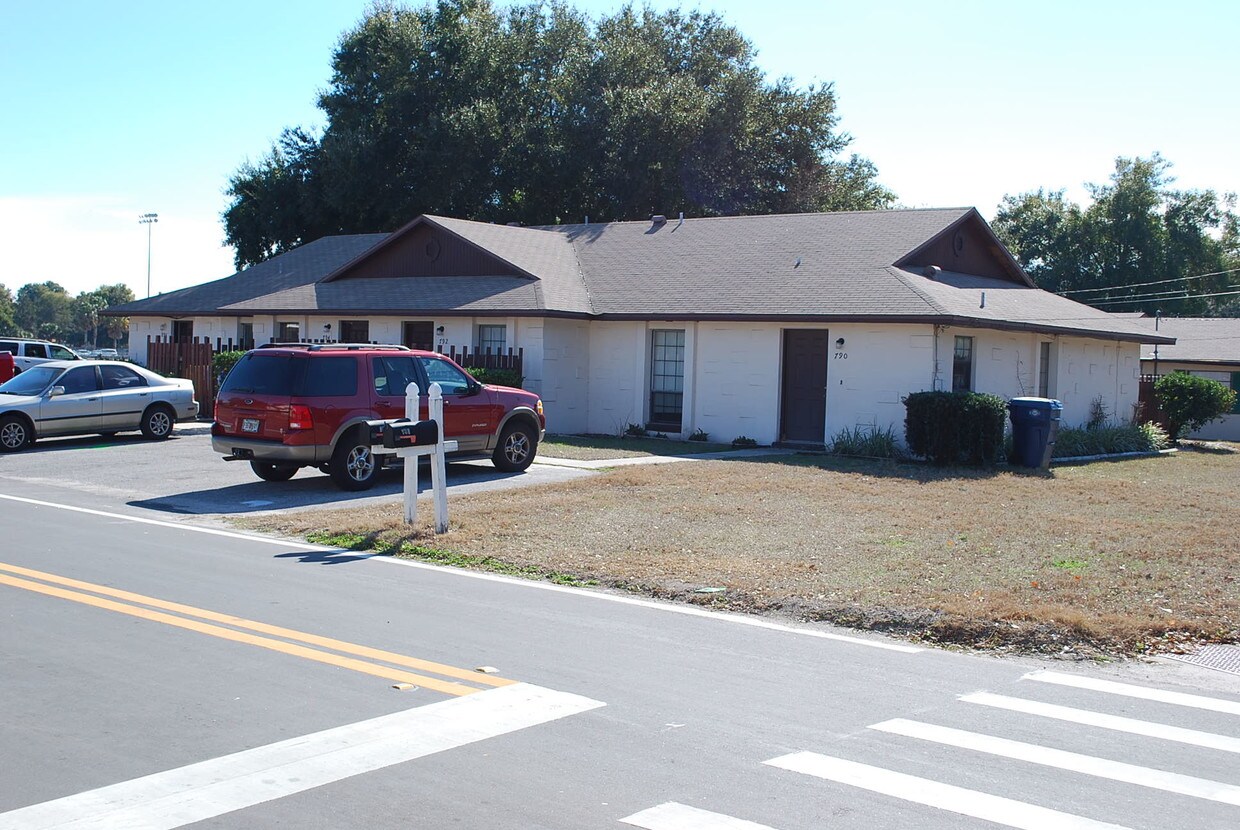 790 N Sinclair Ave, Tavares, FL 32778 Apartments in Tavares, FL