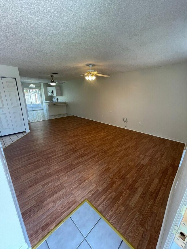 Building Photo - 161 Rebecca Dr NE