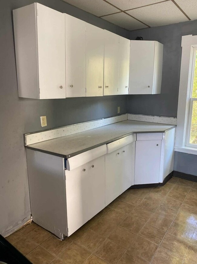 Building Photo - Rutland Apartments