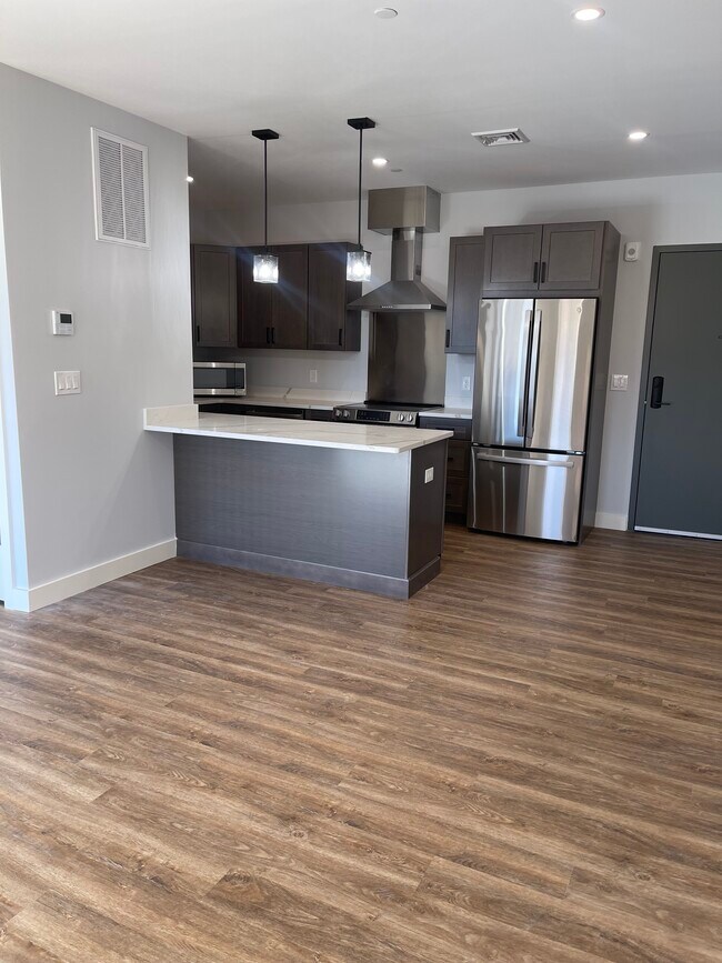 Building Photo - 21 Summer St