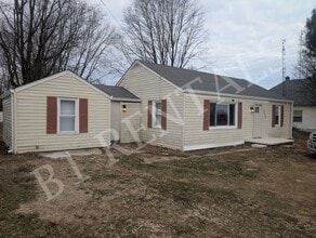 Building Photo - 6632 N Mill St