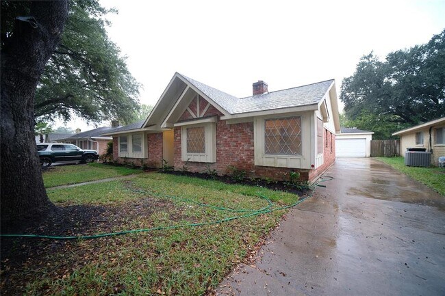 Building Photo - 12423 Bexley Dr