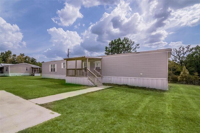 Building Photo - 37 Riverside Ln