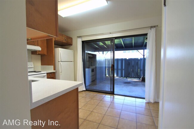 Building Photo - 2 br, 1 bath House - 91-919 North Rd., #D3