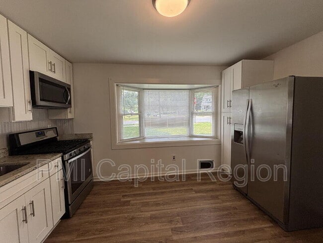 Foto del edificio - 5830 Vandegrift Ave