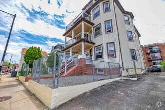 Building Photo - 1002 River St
