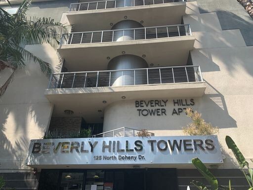 Building Photo - 125 N Doheny Dr