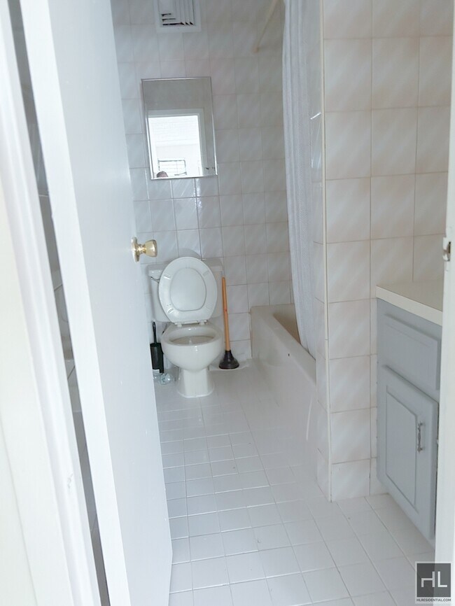 Foto del edificio - 114 STREET