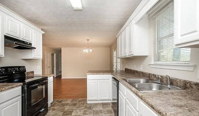 Building Photo - 8671 Conners Rd