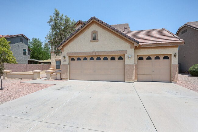 Foto del edificio - Recently Remodel! 4bd 2.5ba 3cg in Chandler!
