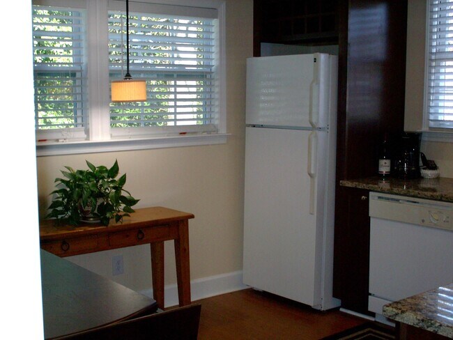 Foto del edificio - 5070 Vernon Springs Dr