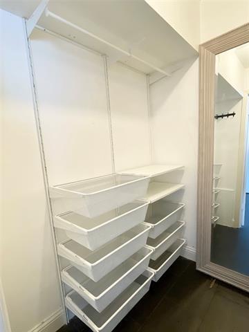 Building Photo - 5823 Sandhurst Ln