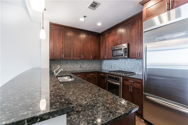 Foto del edificio - 270 17th St NW