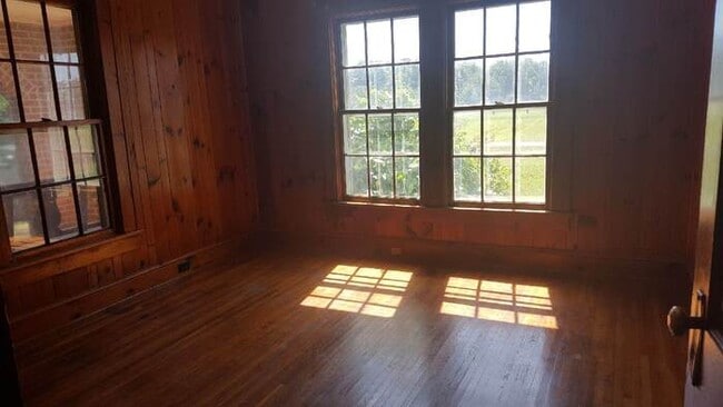 Building Photo - 2745 Sherrills Ford Rd