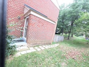 Building Photo - 10728 Bridlerein Terrace