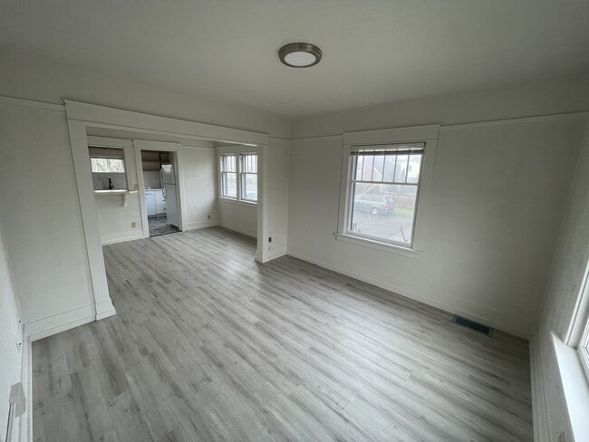 Living room and dining room wide angle lense - 822 N Stevens St