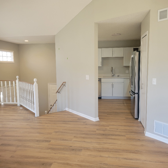 Foto del edificio - 5086 Arrowood Ln N