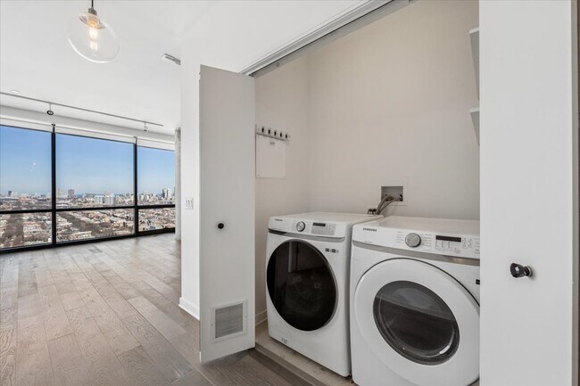 Foto del edificio - 860 W Blackhawk St