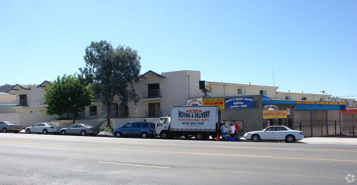 Foto del edificio - 7762 Foothill Blvd