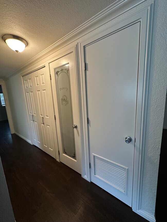 Foto del edificio - 71 E California Ave