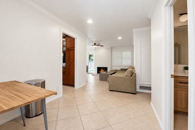 Building Photo - 4854 Campanile Dr