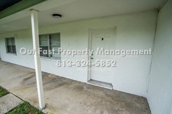 Foto del edificio - 6913 Mathers Ln