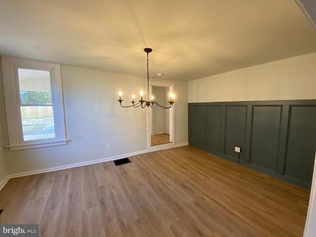 Building Photo - 742 St Joseph St