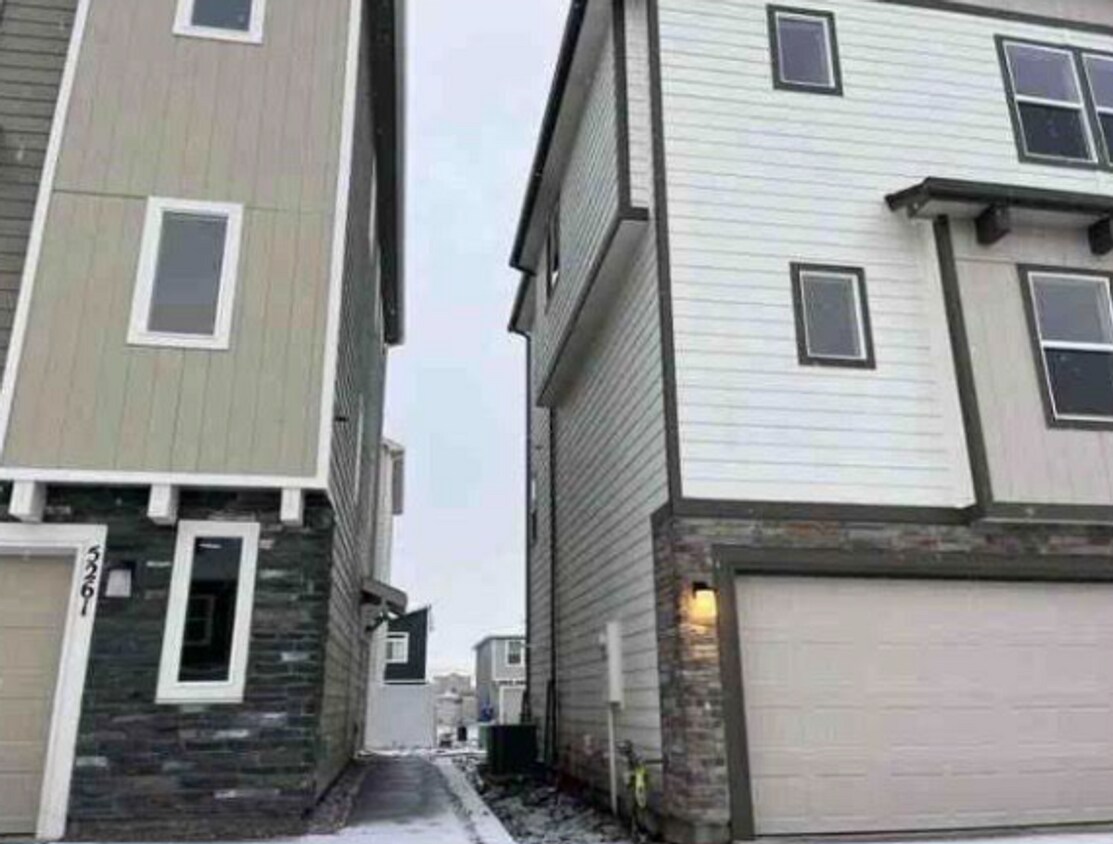 Building Photo - 5253 Painted Sky View