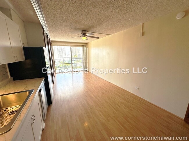 Building Photo - 1655 Makaloa St