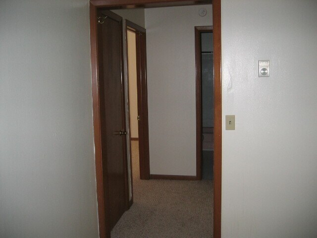 Building Photo - 10 N New Pl