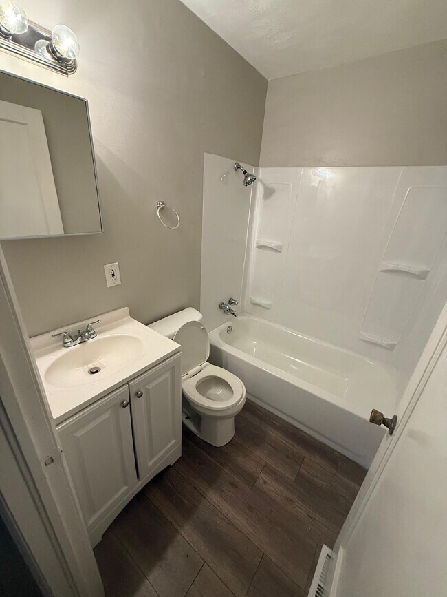 Foto del edificio - Cozy 3-Bedroom Home for Rent in Sauget, IL