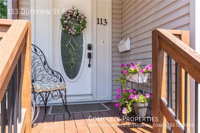 Photo du bâtiment - Larger then it looks! 2 Bedroom with great...