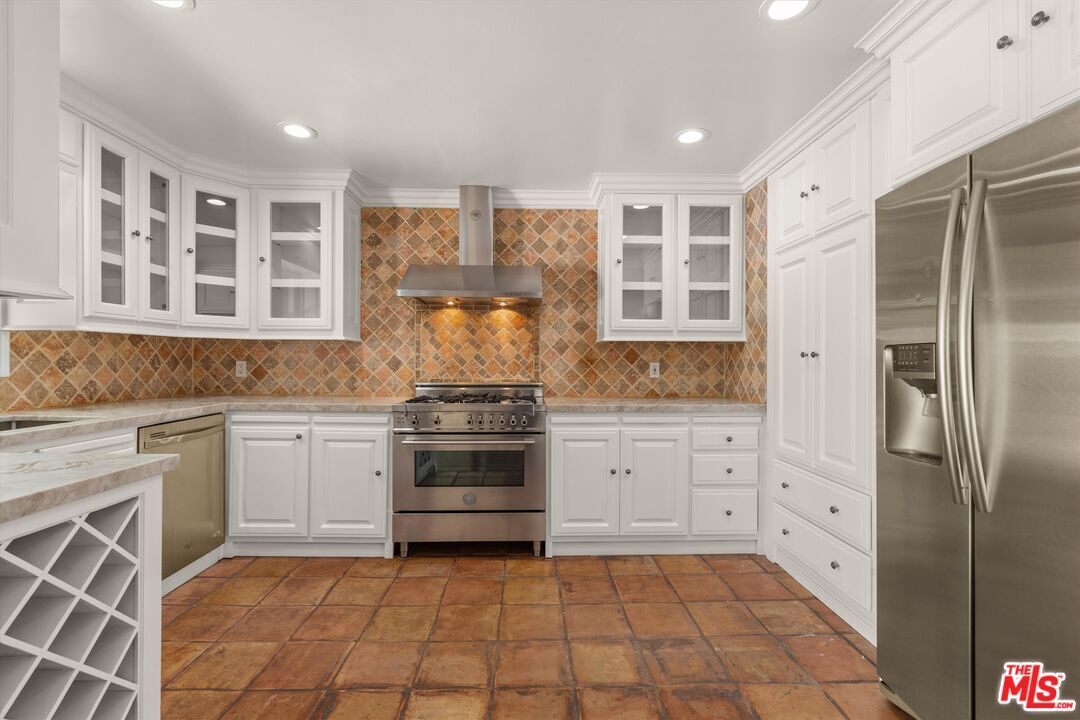 Foto principal - 734 N Bundy Dr