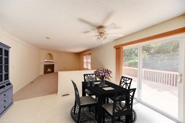Building Photo - 207 Santa Anna Dr