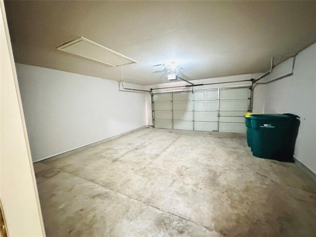 Building Photo - 1101 Hunter's Creek Dr