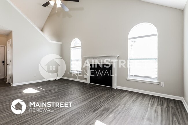 Building Photo - 7925 Woodlake Dr