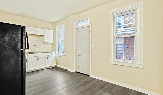 Building Photo - Coming Soon! Bright 4 Bedroom, 1 Bath Home...