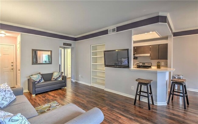 Building Photo - 6000 Shepherd Mountain Cove