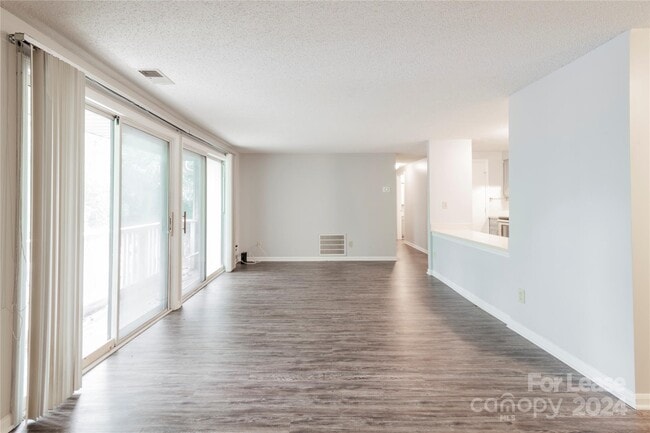 Building Photo - 1641 Arlyn Cir