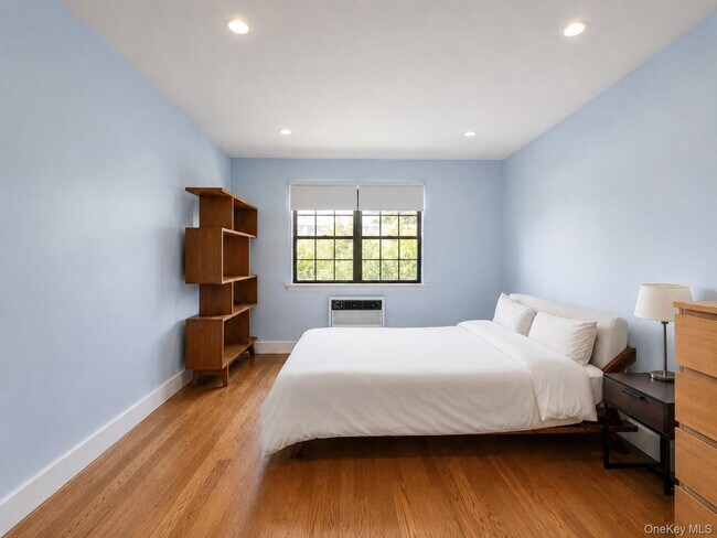 Foto del edificio - 61-38 233rd St
