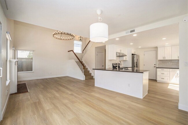 Building Photo - 1149 Old Alameda Point - 3 bedroom | 2.5 b...