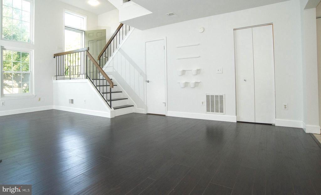 Foto principal - 3335 Oakshade Ct