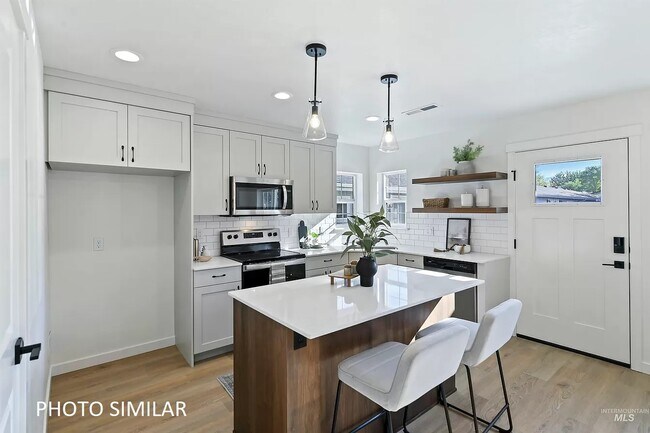 Foto del edificio - 1156 W Ivywild St