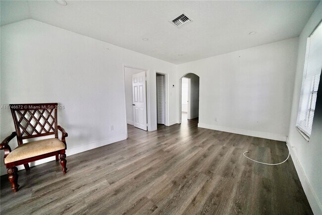 Foto del edificio - 3376 NW 49th St