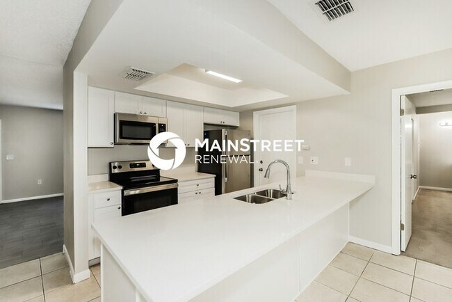 Building Photo - 4 Bedroom Pet-Friendly Home in LAKELAND, F...