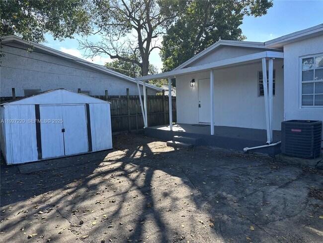 Foto del edificio - 1920 NW 4th St