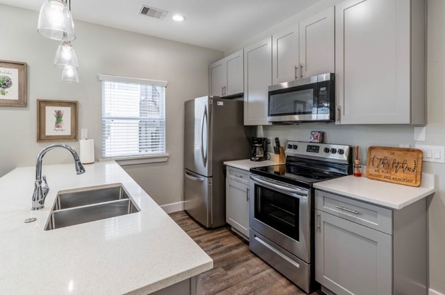 Foto del edificio - 144 W 5th St