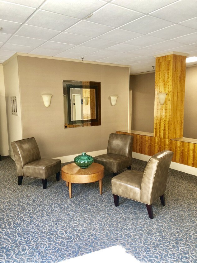 100 Clinton Ave, Mineola, NY 11501 Apartments in Mineola, NY